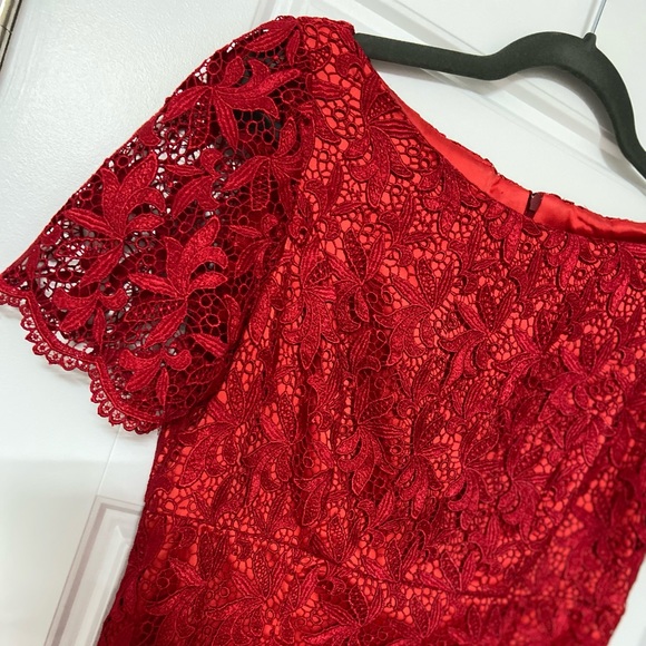 Red Lace Short Sleeve Cocktail dress - Picture 3 of 6